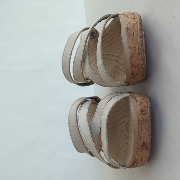 Crocs Open Toe Cork Wedge Strappy Slide Sandal 8 Creamy Beige Tan - Picture 14 of 16